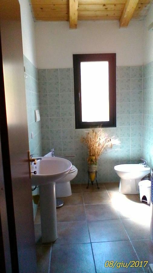 Farm Stay Gli Oleandri Loiri Porto San Paolo Ngoại thất bức ảnh