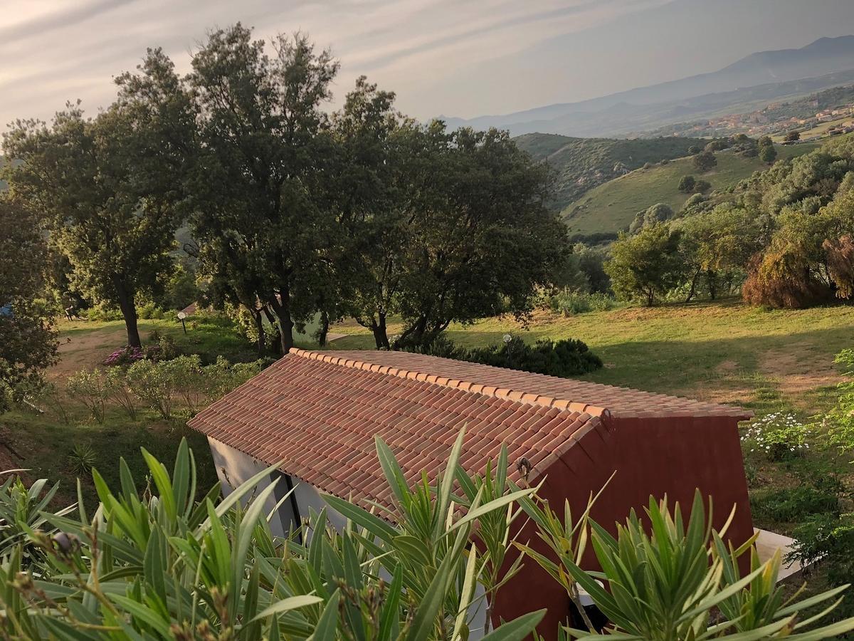 Farm Stay Gli Oleandri Loiri Porto San Paolo Ngoại thất bức ảnh